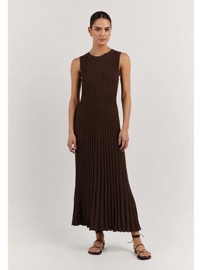 dissh brown knit dress Effortless Knit Dresses This is the Reign Knit Dress. Crisp, cool weather calls for chic long-sleeve knit dresses. #DISSH